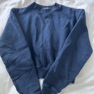 Aritzia TNA Perfect Fleece Shrunken crop sweatshirt